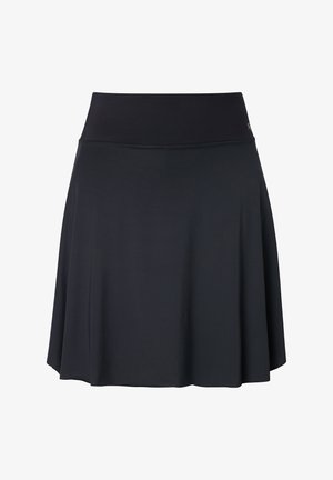 Czarna sportowa spódnica o gładkiej fakturze, szerokim pasie i rozszerzanym kroju sięgającym do połowy uda. Bez widocznych wzorów ani zdobień.