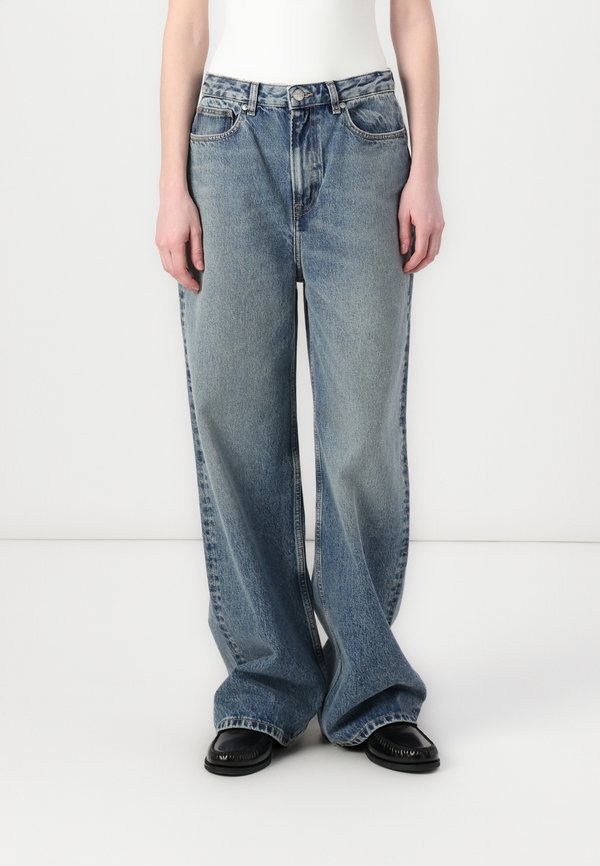 SHELLY - Wide Leg - morning sky