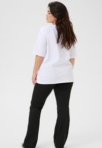 Thumbnail Image 3