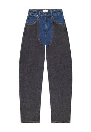 Zweifarbige Jeans aus Denim mit dunkelgrauen Beinen und blauem Taillen- und Schrittbereich, ausgestattet mit Vordertaschen, Gürtelschlaufen und Knopfverschluss.