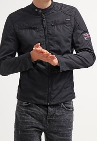 Pepe Jeans Allvädersjacka - black