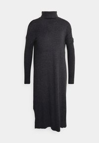 Ciemnoszara dzianinowa sukienka z wysokim golfem, długimi rękawami i luźnym krojem. Posiada boczne rozcięcie oraz prążkowany dekolt dla dodatkowej tekstury.