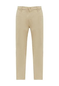Chino beige ajusté avec fermeture à bouton et zip à l'avant, passants de ceinture et poches latérales, exposé sur un fond blanc.