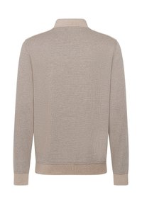 Helles beiges Strickpullover mit Kragen, langen Ärmeln, strukturiertem Muster sowie gerippten Abschlüssen und Saum. Die Rückansicht zeigt ein schlichtes Design.