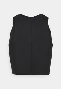 Svart ermeløs topp med rund hals, glatt stoff og minimalistisk design. Ingen synlige mønstre eller detaljer. Enkel og tettsittende fasong.