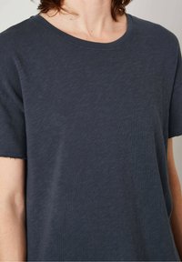 American Vintage Paprasti marškinėliai - navy blue vintage