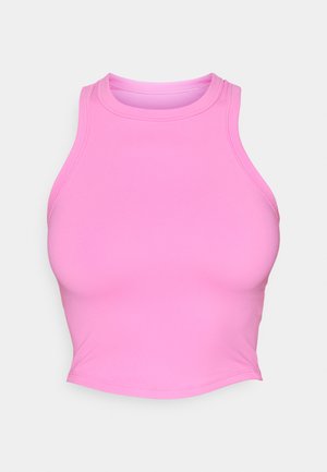 Top court rose avec un col haut et un design sans manches. Fabriqué en tissu lisse et extensible, sans motifs ni matériel visible.
