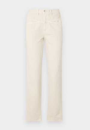 Pantalons en coton beiges avec une coupe droite, dotés d'une fermeture à bouton et de poches avant discrètes. L'ourlet présente un léger détail effiloché.