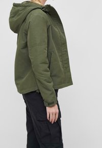 Brandit Overgangsjakke - olive