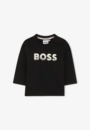 Črna dolgoročna majica iz bombaža z velikim belim teksturiranim logotipom "BOSS". Dva gumbka na ovratniku za lažje oblačenje.