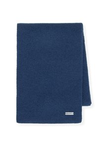 Námořnicky modrý pletený šátek s texturovaným vzorem, na jednom okraji malá kovová značka značky. Obdélníkový tvar, měkký materiál.