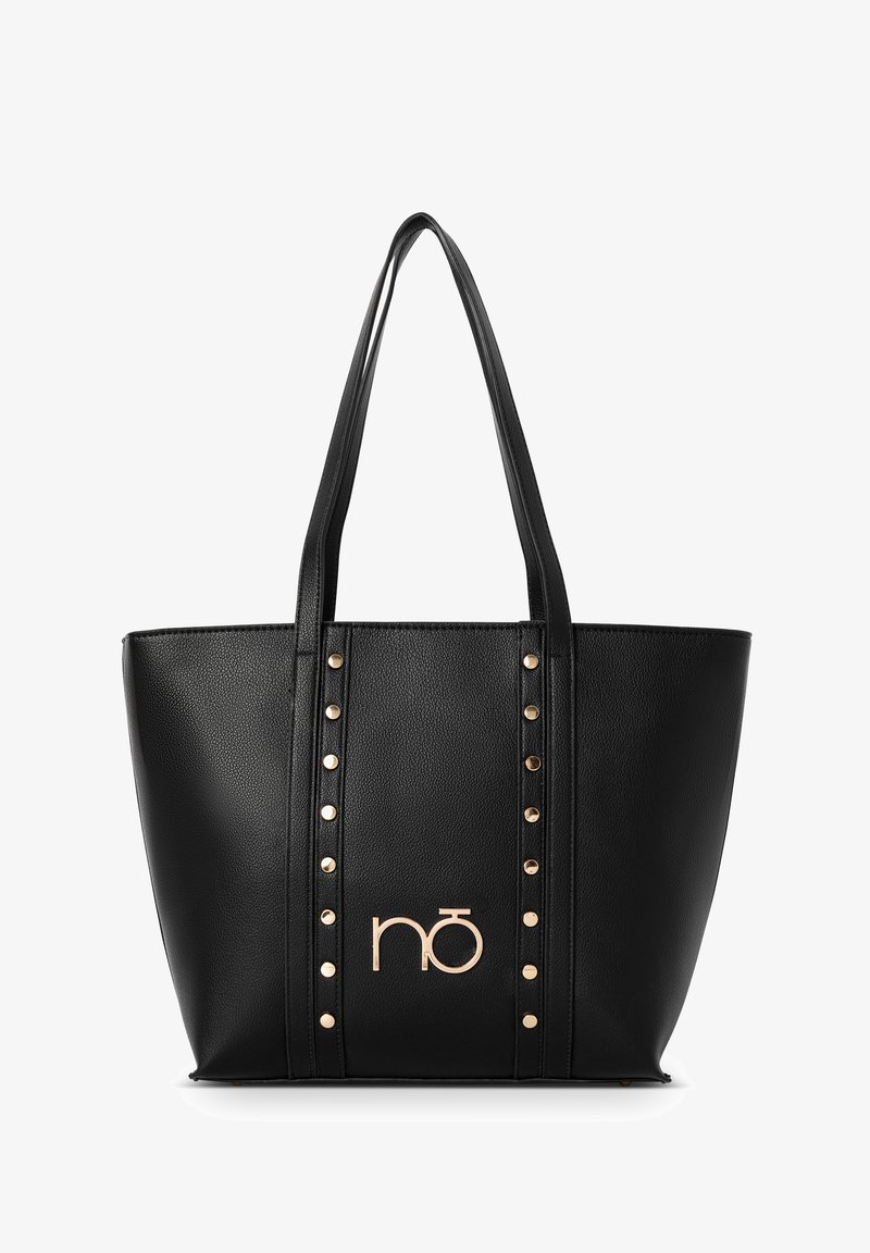 Zwarte faux leren totebag met gouden studs aan de voorkant, met een prominent logo en dubbele schouderbanden. Rechthoekige vorm.