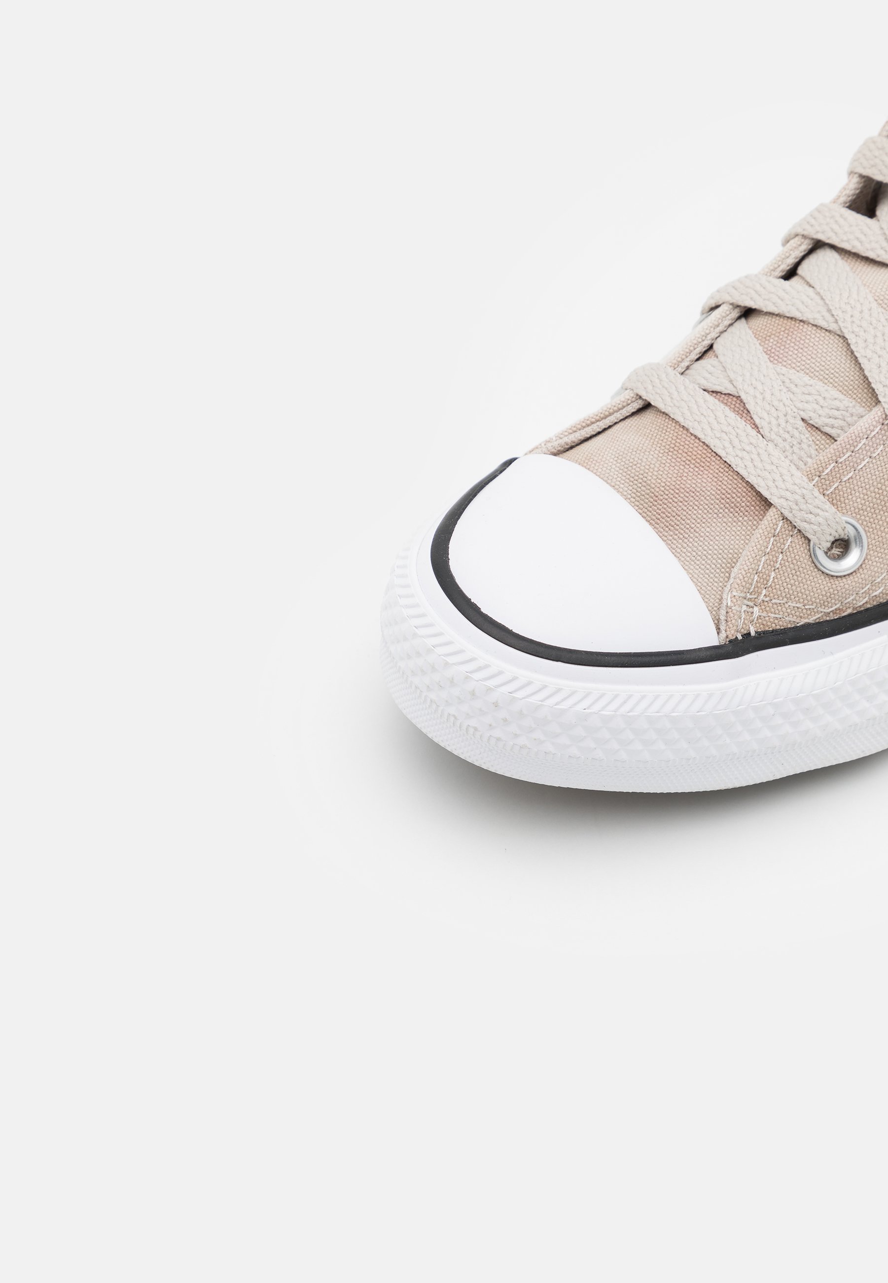 gray slip on converse