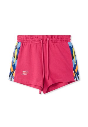 Pantaloni corti rosa con vita elastica e cordino; presentano lati con un motivo geometrico colorato realizzati in un materiale leggero.