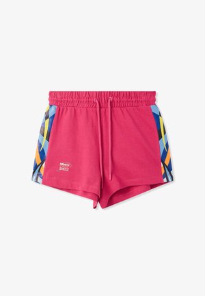 Pantaloni corti rosa con vita elastica e cordino; presentano lati con un motivo geometrico colorato realizzati in un materiale leggero.