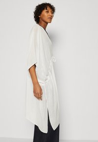 Anna Field Cape - white