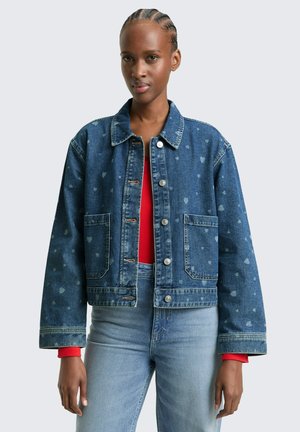 MIT AUFGESETZTEN TASCHEN - Veste en jean - mid blue laser hearts denim