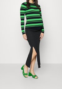 ONLY MATERNITY Stickad tröja - black