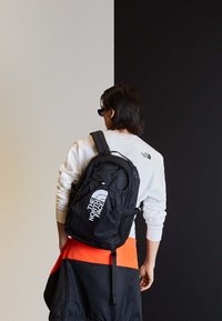The North Face BOZER BACKPACK UNISEX - Sac à dos - black