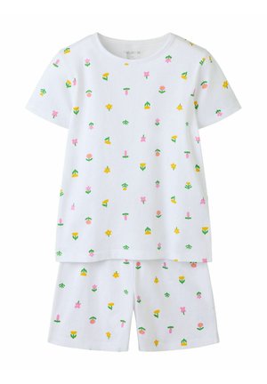 Biały zestaw z krótkim rękawem w postaci koszuli i szortów z drobnymi różowymi, żółtymi i zielonymi kwiatowymi wzorami równomiernie rozmieszczonymi na obu elementach.