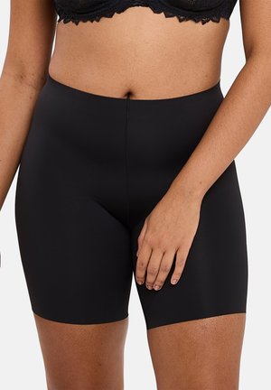 Shorts de shapewear noirs taille haute en matériau lisse et extensible, avec un design ajusté et une coupe mi-cuisse.