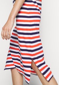J.CREW Robe en jersey - red