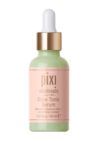Bottiglia di vetro verde con etichetta rosa, collare dorato e tappo a goccia bianco. Contiene 30 ml di siero esfoliante per il radiance.