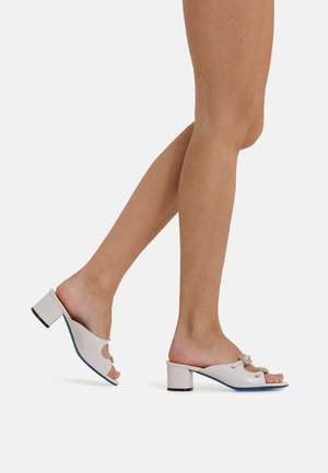 Mules - white