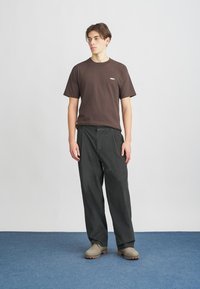 Obey Clothing OWL - Potiskana majica - java rown