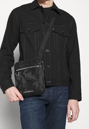 Emporio Armani, Skuldertasker - black