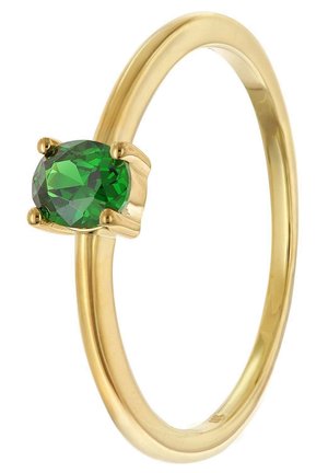 Goldener Ring mit einem einzelnen runden grünen Edelstein, gehalten von vier Krappen auf einem dünnen polierten Band vor weißem Hintergrund.