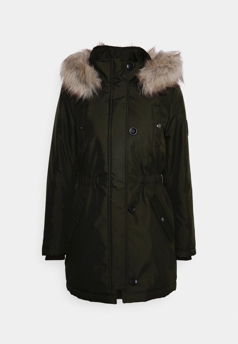 Parka acolchada en verde oliva con capucha forrada de piel sintética, dos bolsillos frontales, botones a presión y un cordón ajustable en la cintura.