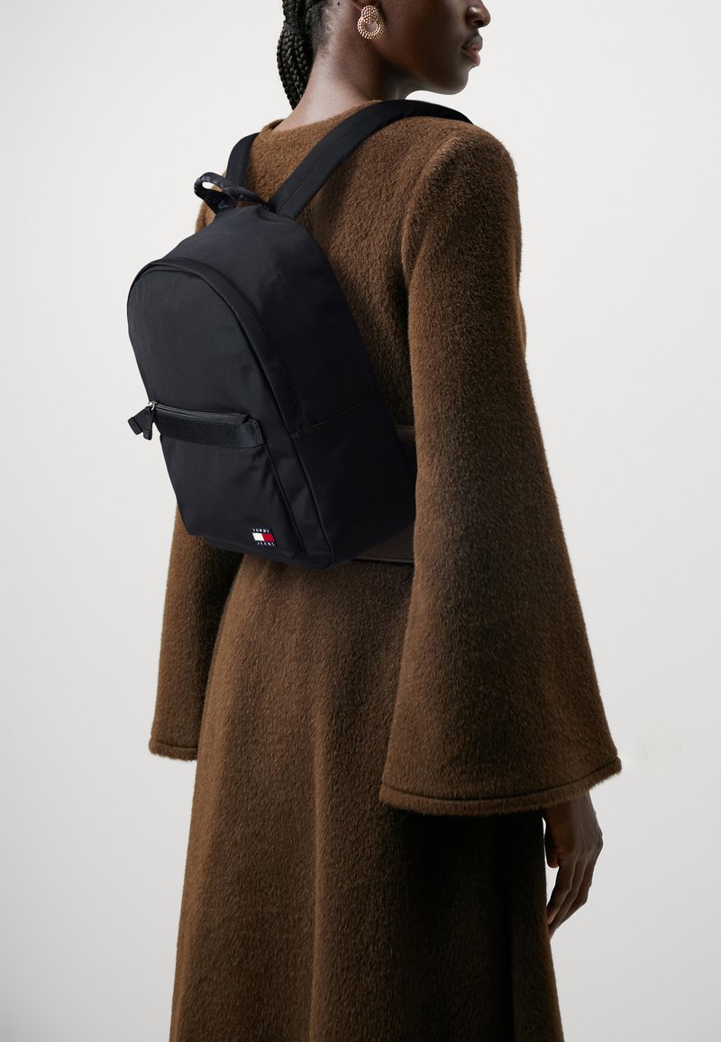 Tommy Jeans ESSENTIAL DAILY BACKPACK Tagesrucksack black/schwarz