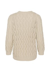 Pull en maille crème avec un motif ondulé, col rond et manches trois-quarts. Tissu texturé et léger avec des détails de coutures visibles.