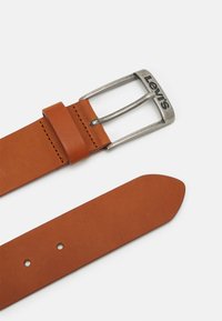 Levi's® NEW DUNCAN - Cintura - cognac