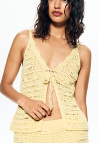 PULL&BEAR - Top - yellow Miniaturna slika 1