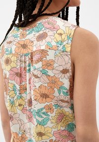 QS MIT RAFFUNG - Bluse - beige