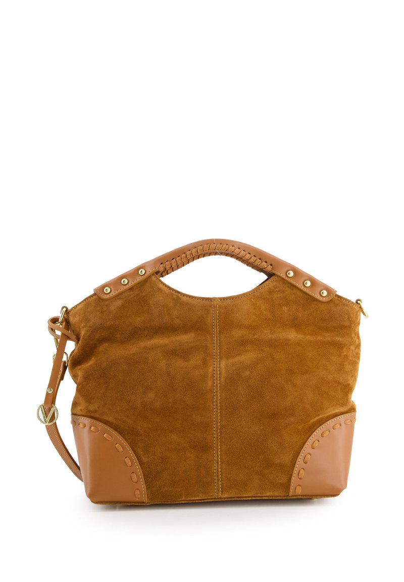 Sac à main en suède marron avec des accents en cuir tan, forme arrondie, poignée tressée, clous décoratifs et détails de couture à la base.