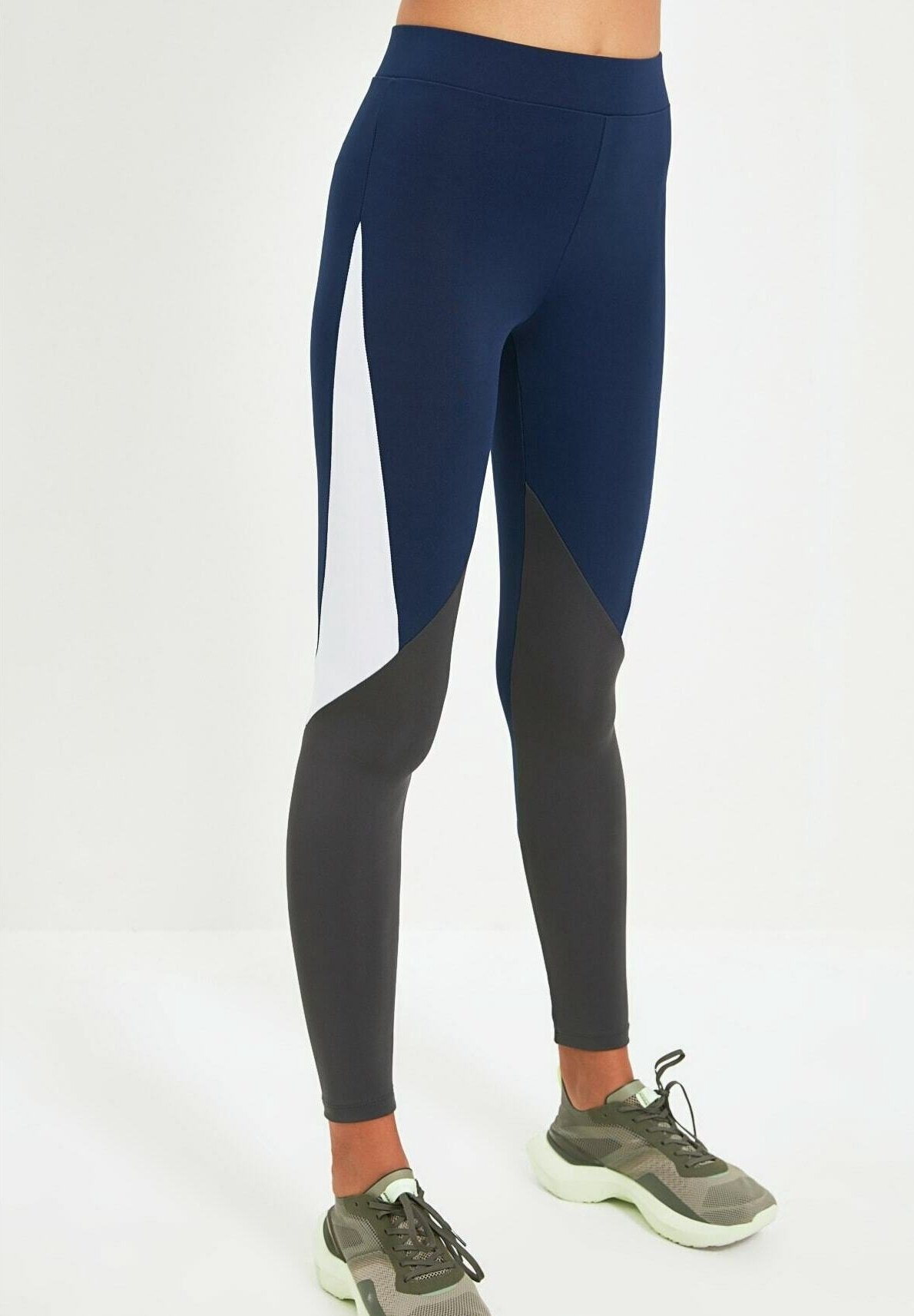 Trendyol Leggings Sportivi Donna Con Push-Up - Colore Antracite, Maglia Intera, Composizione 92% Poliestere E 8% Elastan, Taglia Unica