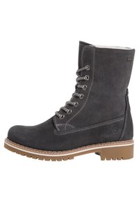 Graue Wildleder-Stiefelette mit runder Zehenpartie, Metall-Ösen und grauen Schnürsenkeln. Sie verfügt über eine strukturierte Sohle und kontrastierende Nähte entlang der Nähte.