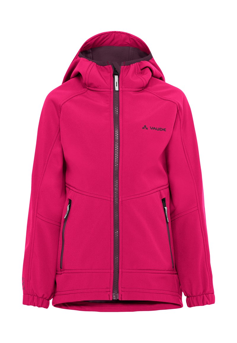 Roze softshell jack met een capuchon, rits aan de voorkant en twee zijzakken. Gladde textuur met elastische manchetten en een logo op de borst.