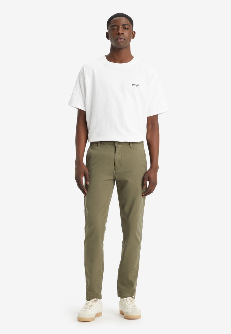 Levi's® - XX CHINO STANDARD TAPER PANTS - Chino - bunker olive shady, Vergroten