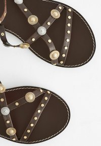 Next REGULAR FIT - Páskové sandály  - chocolate brown
