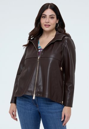 BIKER CON CAPPUCCIO - Veste en similicuir - marrone