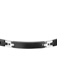 Bracciale in silicone nero con una sezione centrale metallica curva e chiusure in tonalità argento, caratterizzato da una texture liscia e un design minimalista.