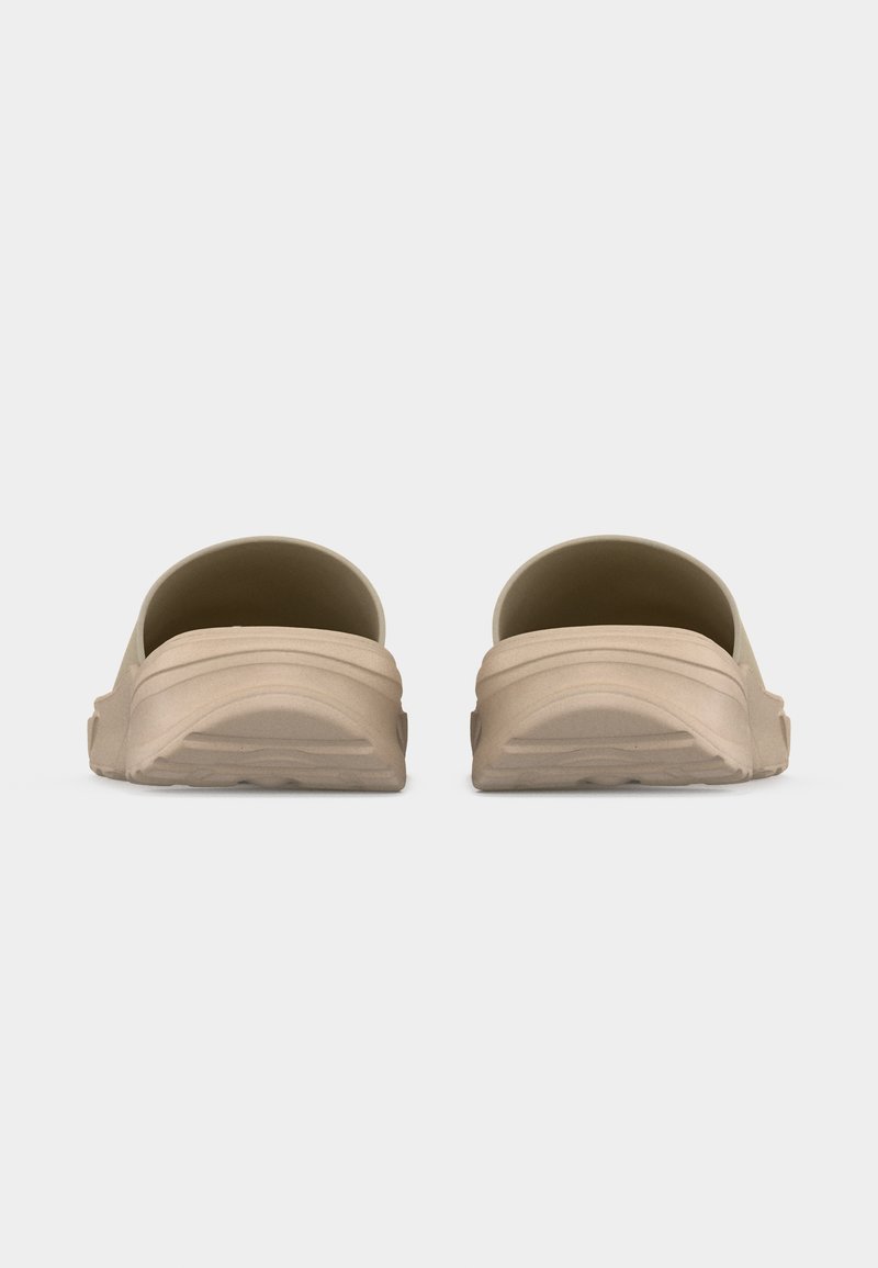 Calvin Klein RECOVER RUNNER - Sandály do bazénu - oatmeal