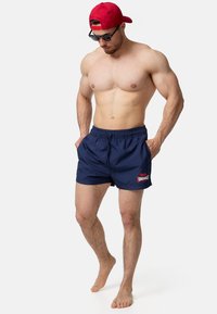 Lonsdale NORMALE PASSFORM KILSTAY - Plaukimo šortai - navy red white