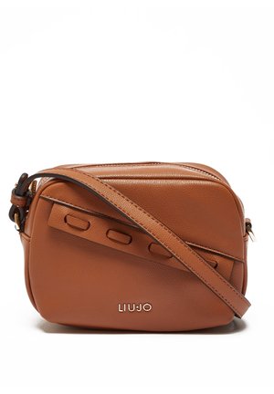 Petit sac bandoulière rectangulaire en cuir marron avec bandoulière réglable et logo "LIU JO" sur le devant.