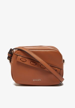 Petit sac bandoulière rectangulaire en cuir marron avec bandoulière réglable et logo "LIU JO" sur le devant.