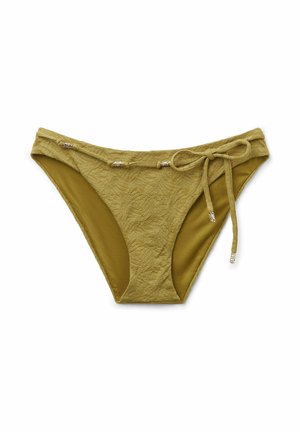 Olivgrüner, strukturierter Bikini-Slip mit seitlicher Bindung und dekorativen silbernen Perlen am Bund, präsentiert vor weißem Hintergrund.